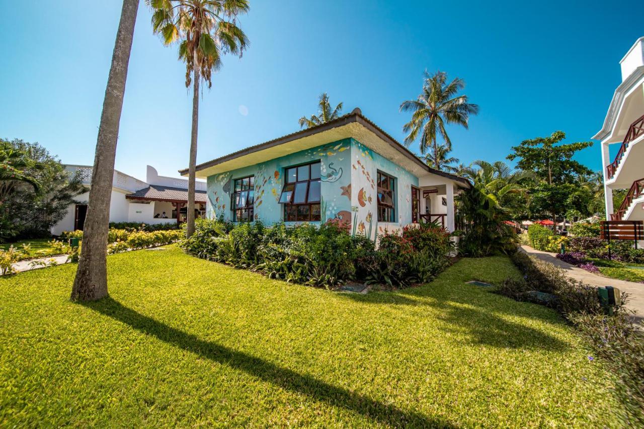Prideinn Paradise Beach Resort & Spa Mombasa Exterior foto The Blue House