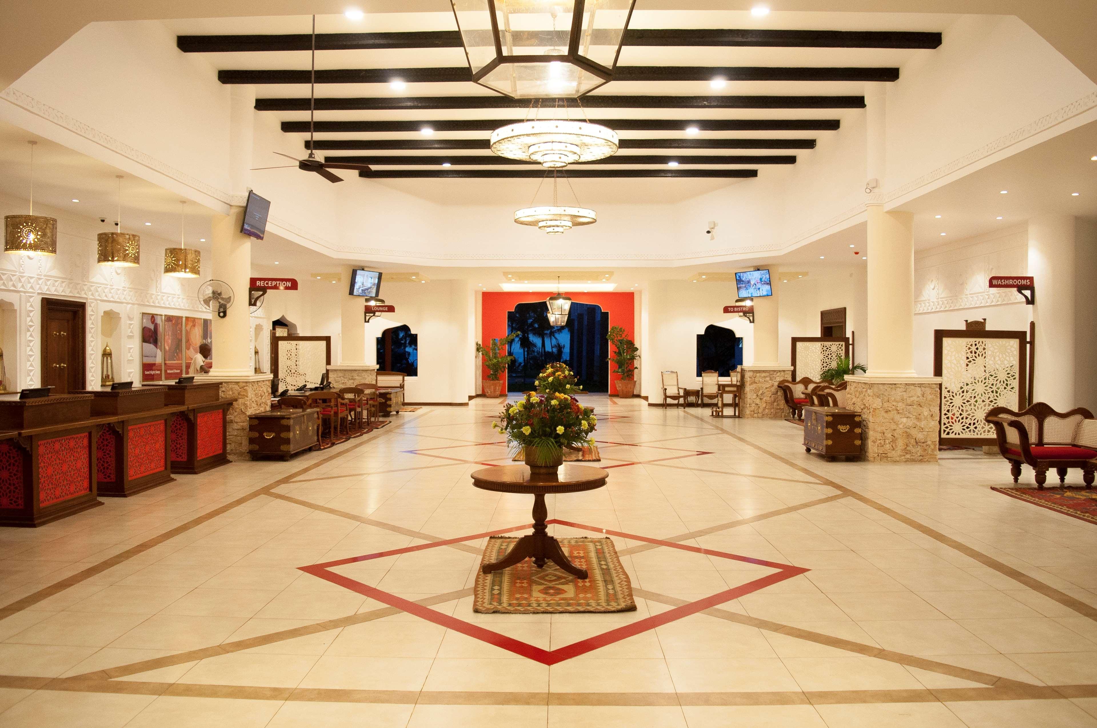 Prideinn Paradise Beach Resort & Spa Mombasa Exterior foto Lobby