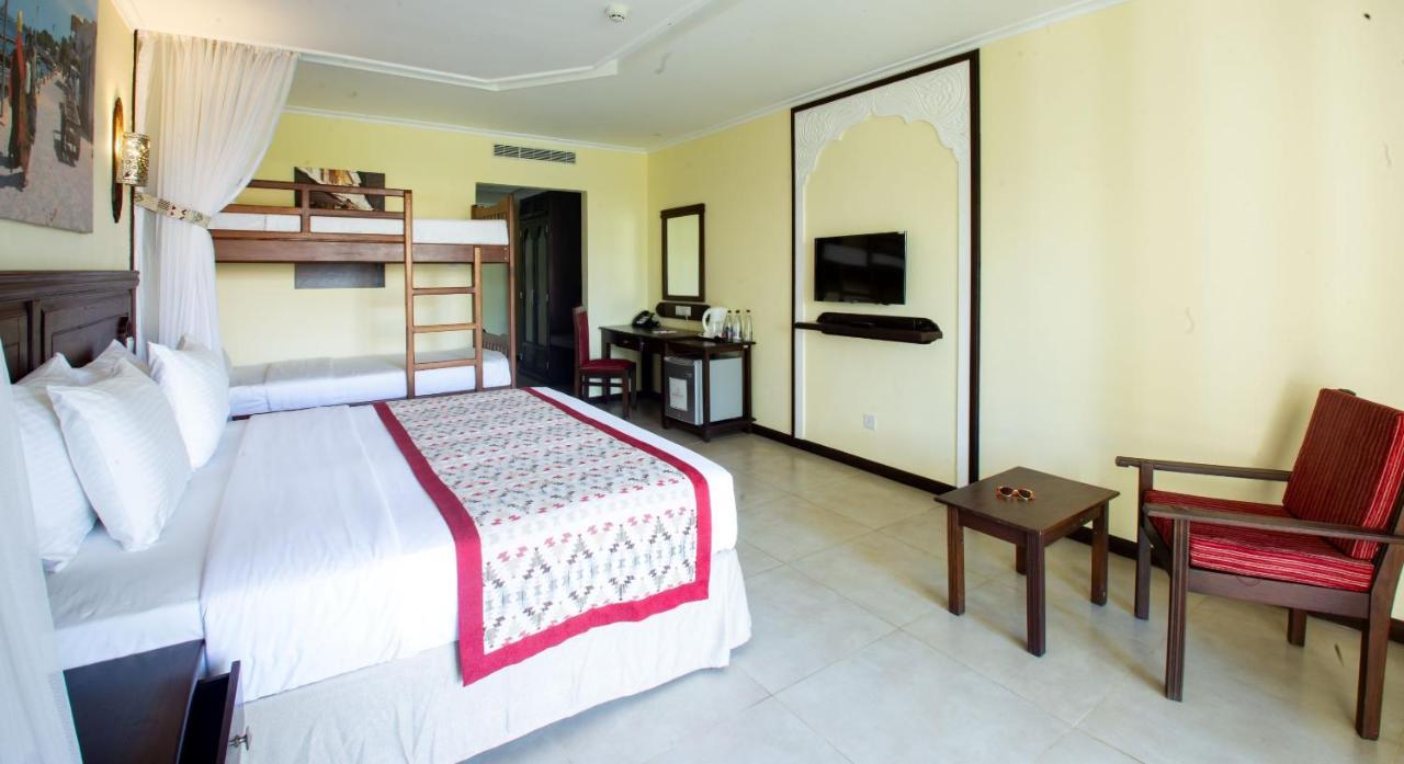 Prideinn Paradise Beach Resort & Spa Mombasa Exterior foto Family room